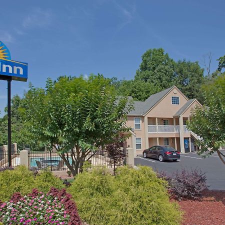 Days Inn By Wyndham Canton Exterior foto